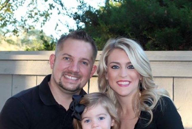 2歲小女生睡前禱告萌爆 感動網友