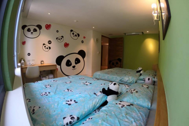 范范黑人贊助熊貓病房 望病童感受家的溫暖