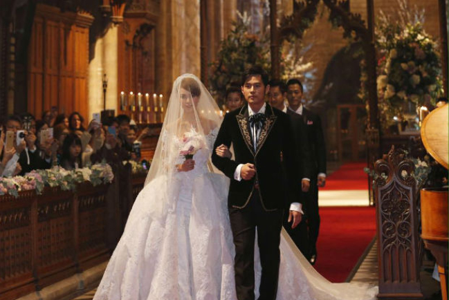 周杰倫昆凌英國古老教堂完婚主愛滿溢
