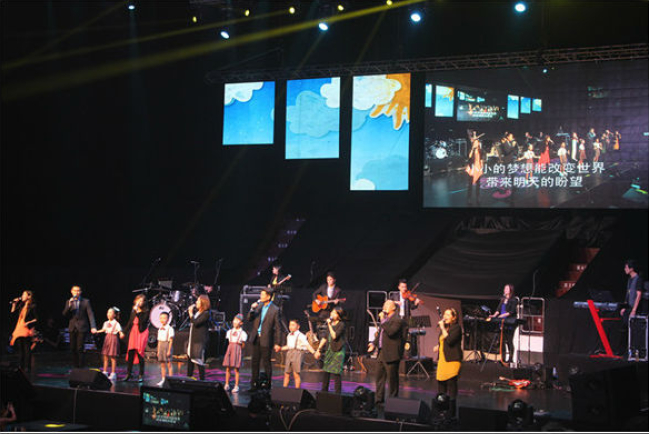 讚美之泉大陸首度領會 5000信徒讚美飛揚