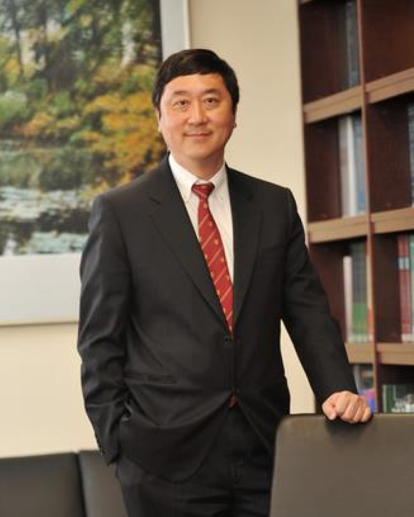 沈祖尧校长化悲愤为力量 为不友善上司感恩