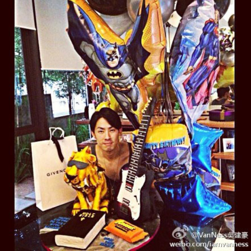 基督徒藝人吳建豪35歲生日謝主恩 慶生照意義非凡