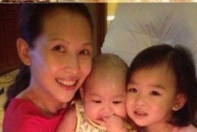 蔡少芬與愛女三人合照幸福滿瀉