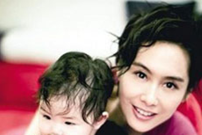 朱茵出書談未婚‧懷孕‧生女歷程