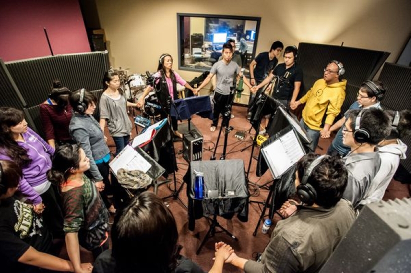 赞美之泉诠释「合一」：从心开始 不分彼此