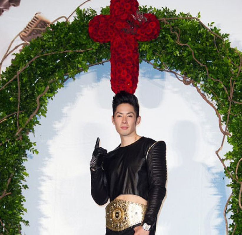 吴建豪新专辑发布会现场布置显基督教深意