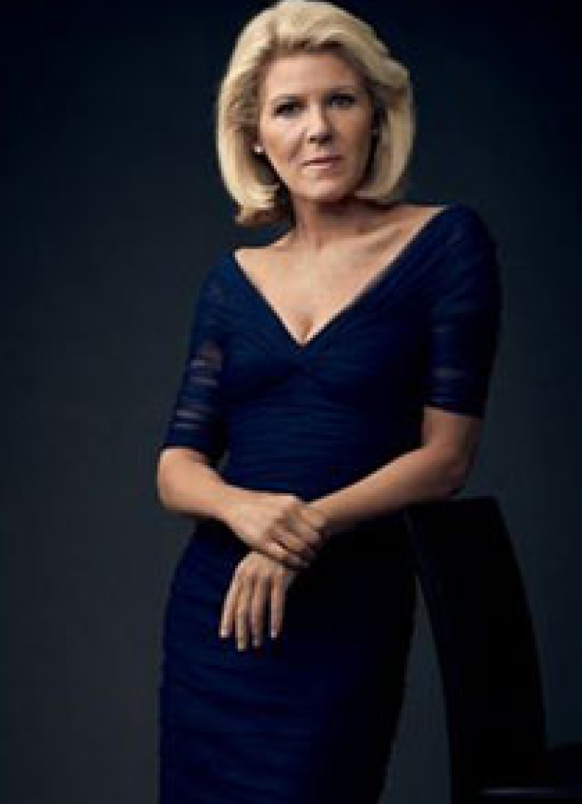 《纯真年代》女角Alley Mills弃佛皈基督经过