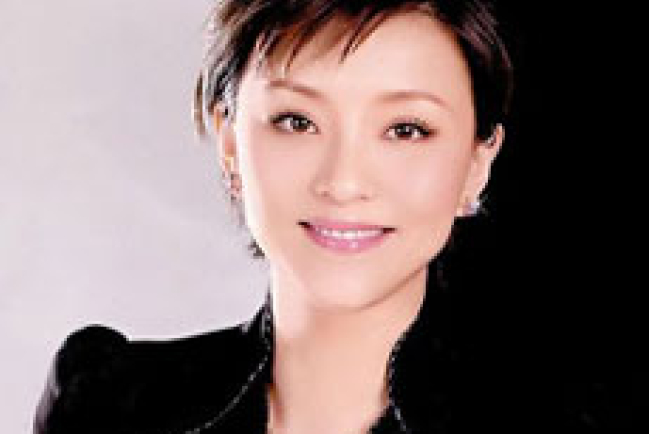 楊瀾微博暢談聖經 成為「基督徒」已20年