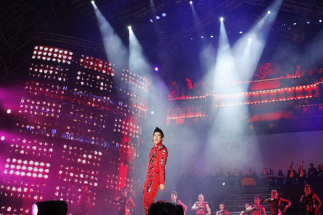 王力宏上海「火力全開」捐雅安百萬表愛心