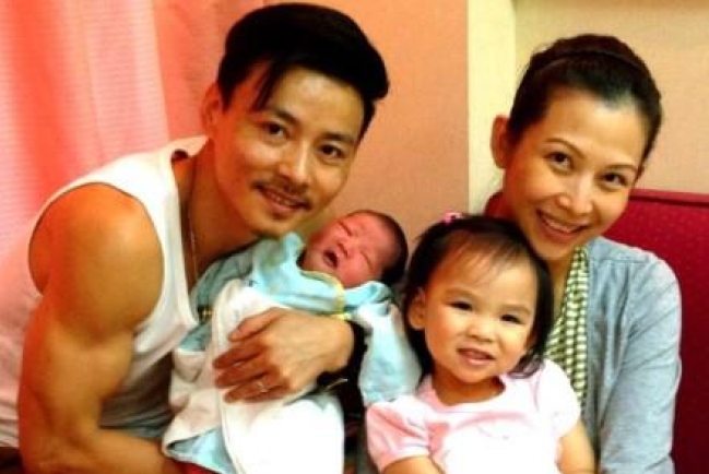 主內藝人張晉蔡少芬再添一女 全家福顯溫馨