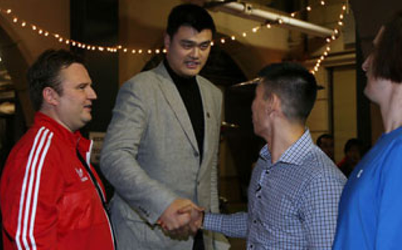 姚明獲南加「年度遠見獎」不吝稱讚林書豪