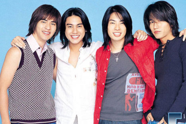 《流星花園》F4成員聚首 相擁禱告感動粉絲