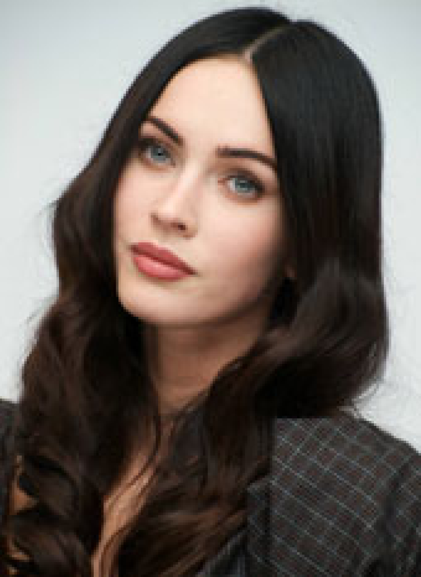 《变形金刚》女星梅根时尚杂志畅谈教会生活