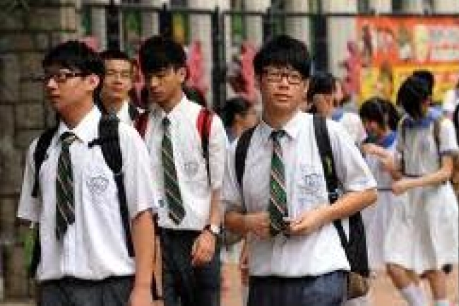 師長不以身作則難調出「有品學生」