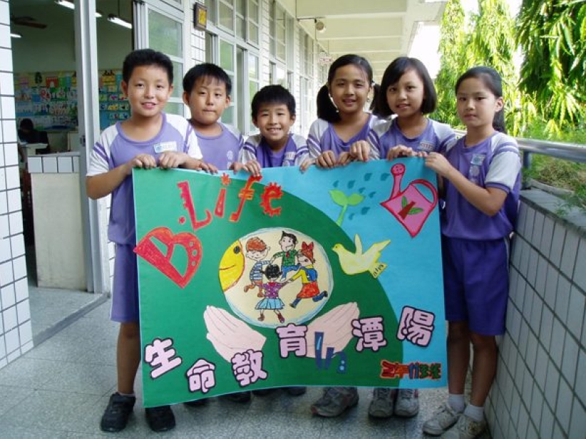 知识易教品格难「填」 教界关心如何推行「生命教育」