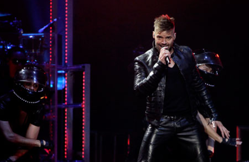 Ricky Martin巡迴演唱會鼓吹同性戀遭牧者譴責