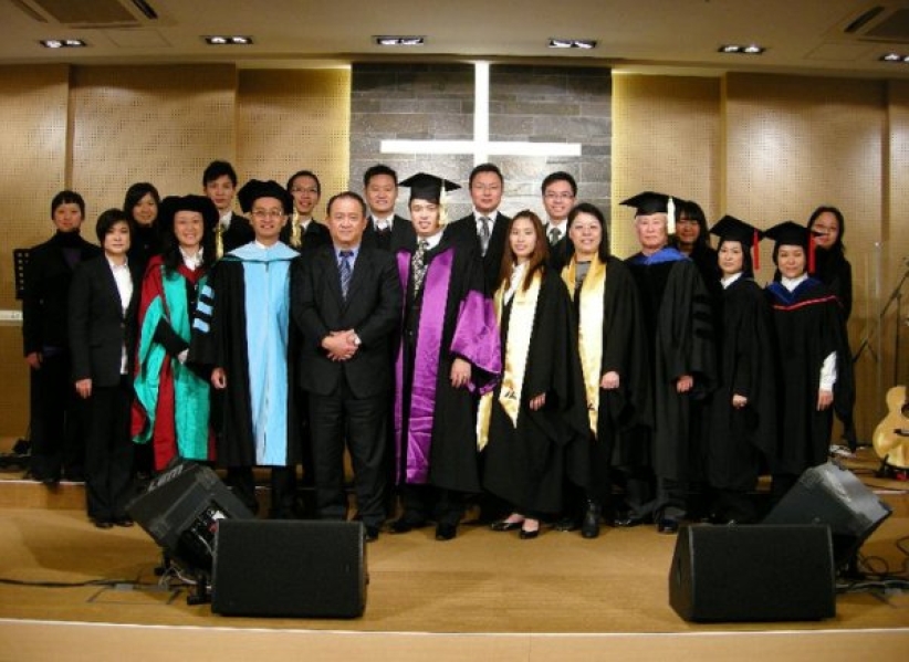 羡智领袖学院第一届毕业礼举行