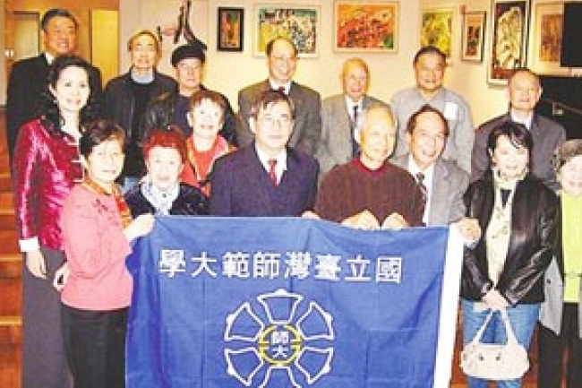 畫家何畢敏芝師母：創作靈感來自神