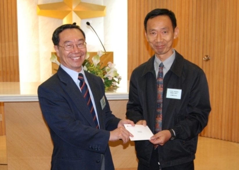 12名神學生獲YMCA贈助學金 喜盈於色