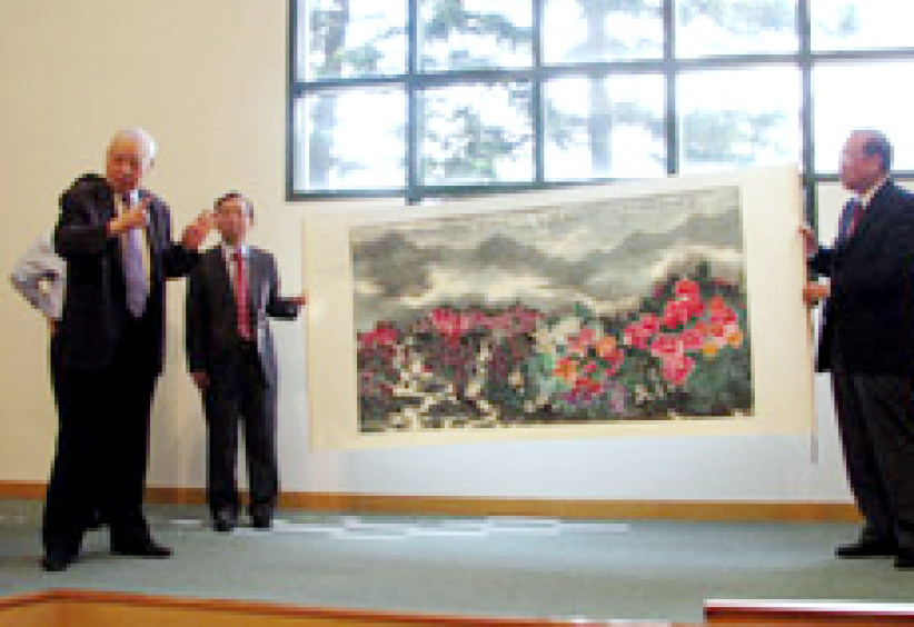 中国两会代表到访中神友好交流