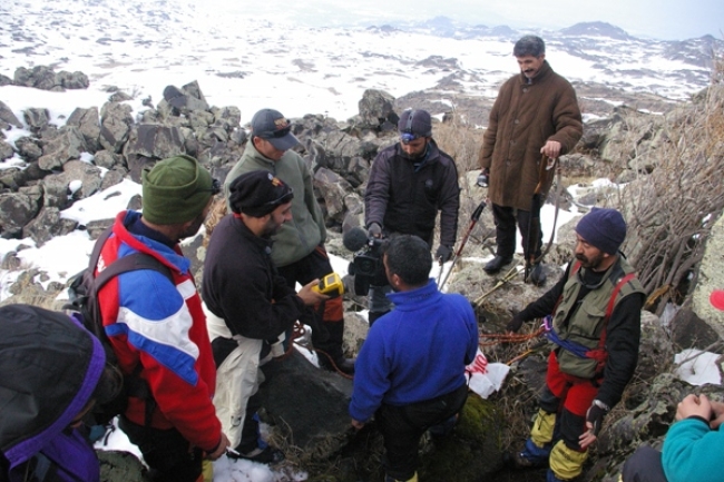 挪亞方舟不再是傳説？亞拉臘山探索方舟遺骸實錄
