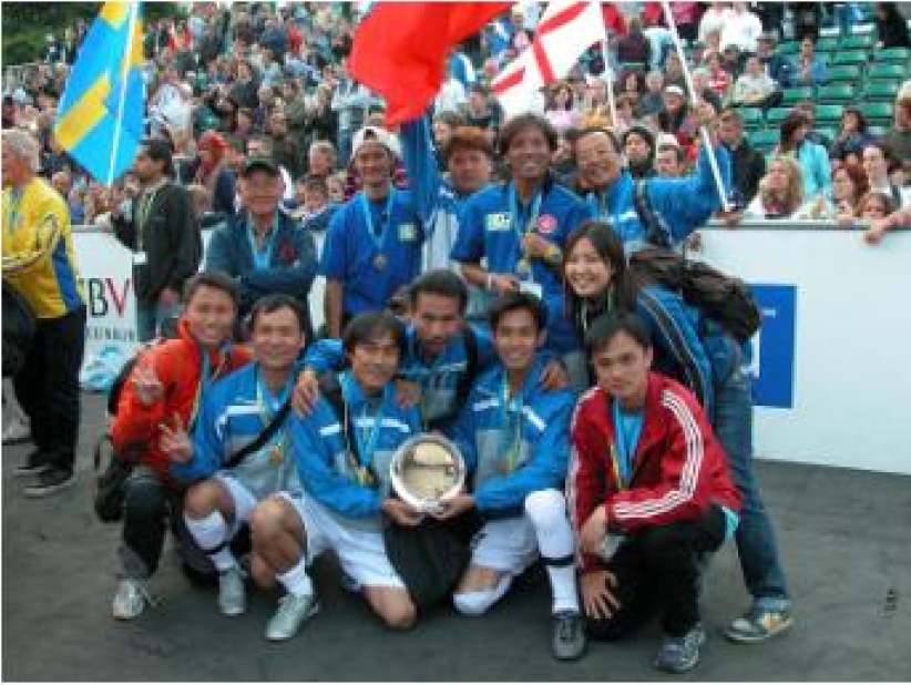 流浪汉踢出天国梦(二) (附声音)