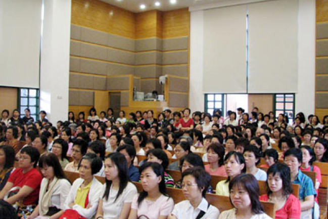 「家庭婦女神學」講座吸引近500來賓