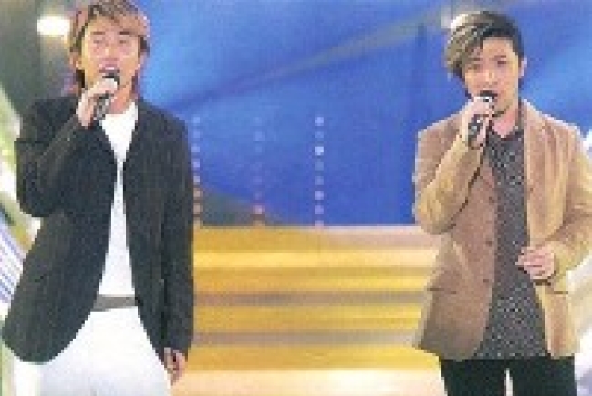 實力派音樂唱作人張崇基、張崇德推出首張英語聖誕專輯