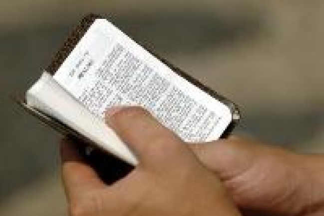 英國聖公會牧師出版「一百分鐘」超精簡聖經