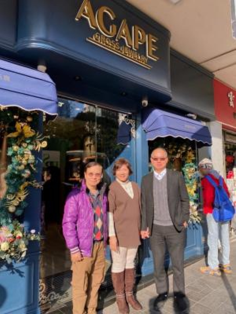 曾維州：Agape十字架專門店