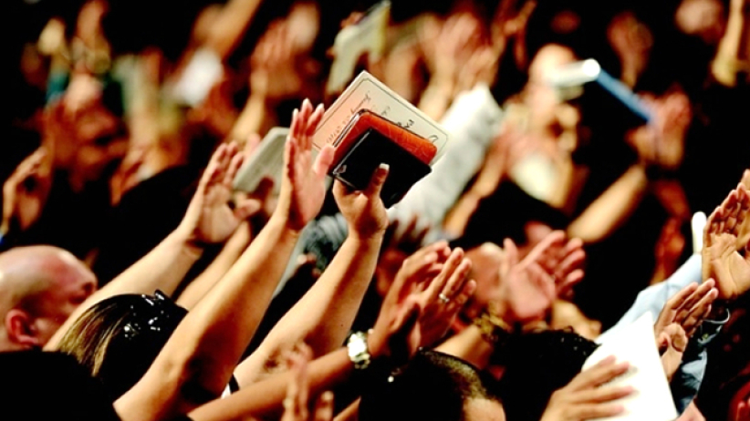 為什麼這麼多超大型教會似乎存在腐敗？