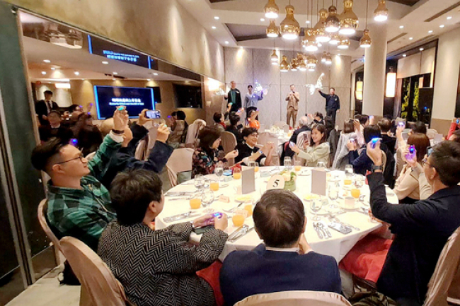 恩光書院十周年晚會：梁永泰院長揭示全球三大危機與機遇