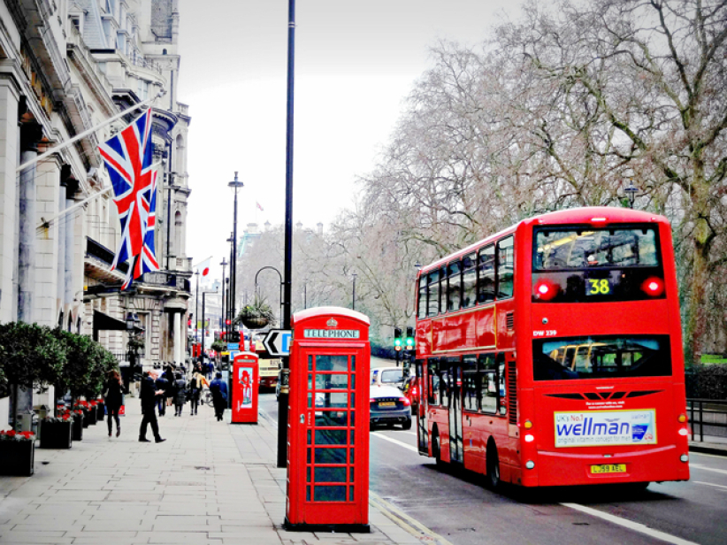 移英青少年孤单 梁永善牧师网上凝聚信仰成长力量