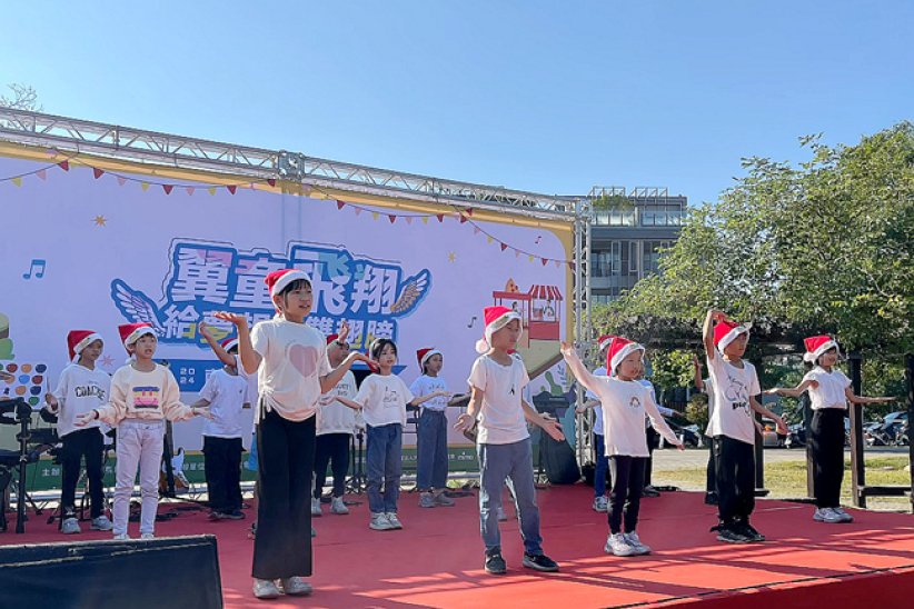 欢乐满圣诞：台湾教会走进社区散发耶稣温馨的爱！