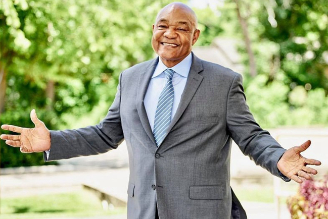 「拳擊傳教士」喬治·福爾曼辭世：從拳擊場到教堂傳奇故事永不落幕！