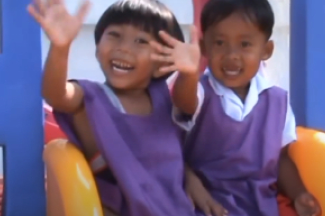 揭露泰國孤兒院旅遊：呼籲教會轉向支持弱勢家庭組織