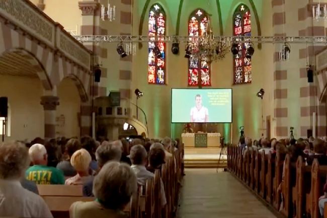 從AI巫覡、僧侶到牧師 人工智能正重塑宗教面貌