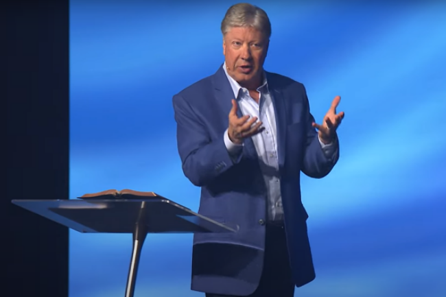 巨型天門教會創辦人莫里斯牧師以兒童性侵罪名被起訴