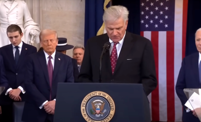 「他的麦克风影响力巨大」葛福临牧师劝特朗普不要使用粗俗言语