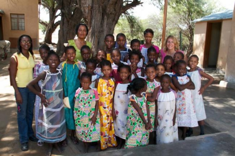 機構夥伴教會縫出400萬件裙子：讓貧困女孩知道耶穌愛她們！