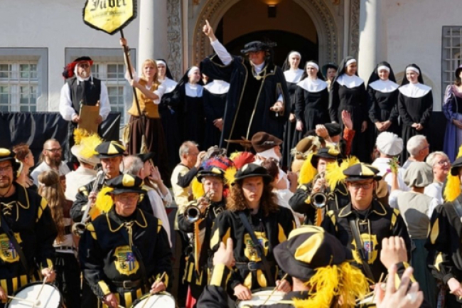 馬丁·路德與凱瑟琳婚禮盛況呈現 維滕貝格紀念改教家結婚500週年