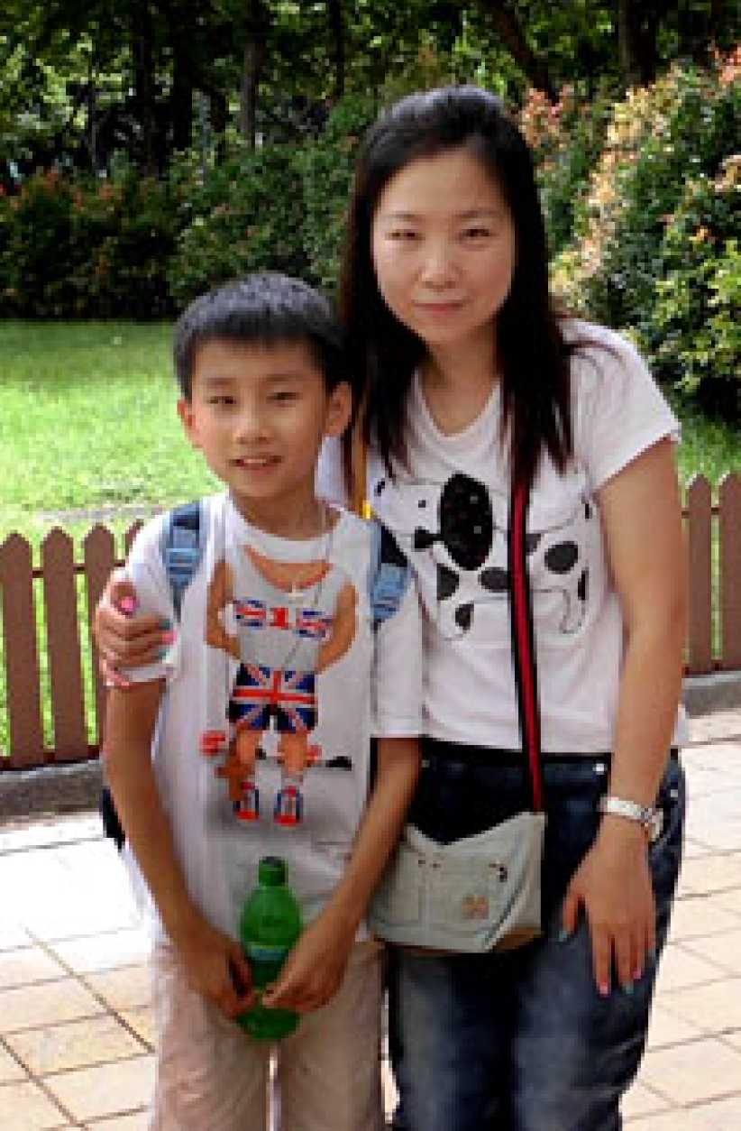 公义烧不尽 风中吹又生 教徒雨中燃亮使命