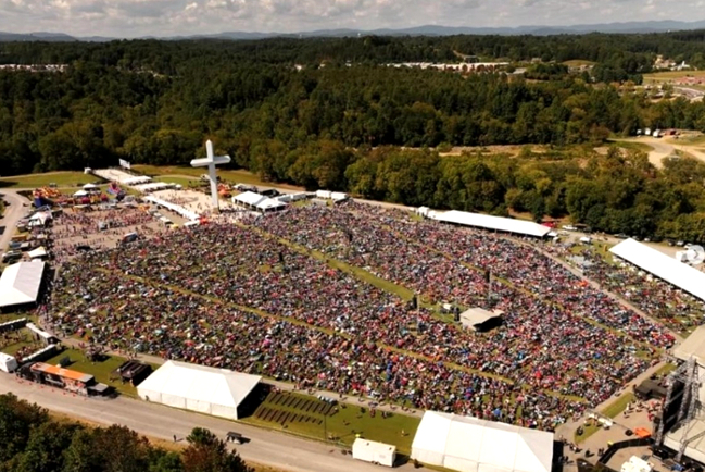 北卡「信仰節」聚集數萬人 千人決志百人受洗