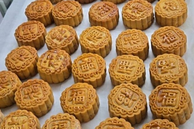 中港台教會關懷弱勢慶中秋 贈愛心月餅暖透社區每一角