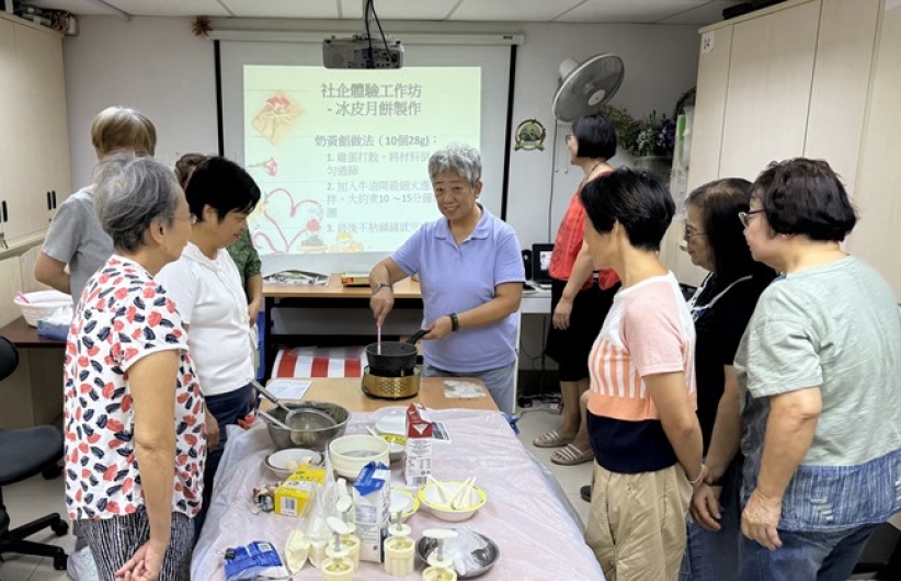 中港台教會關懷弱勢慶中秋 贈愛心月餅暖透社區每一角