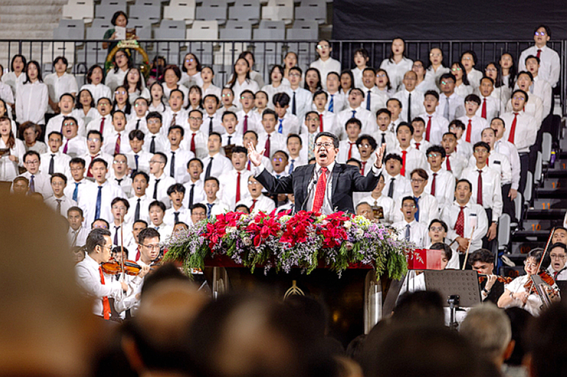 唐崇榮牧師聖誕節佈道會吸引上萬信徒 呼籲會眾聚焦耶穌