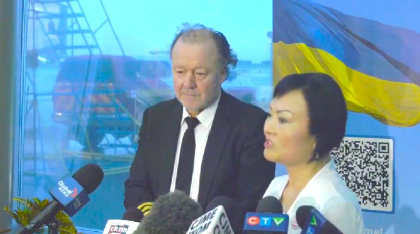 越戰逃亡女孩陪烏國難民往加拿大：美好日子將到來！