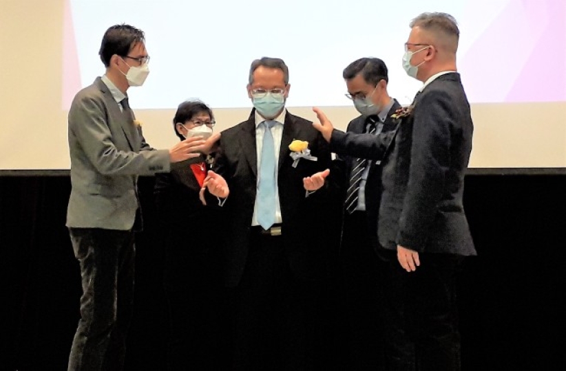 「忠僕事奉中心」總幹事交職：翁麗玉籲跟隨神 鄭健榮盼延續宣教夢 