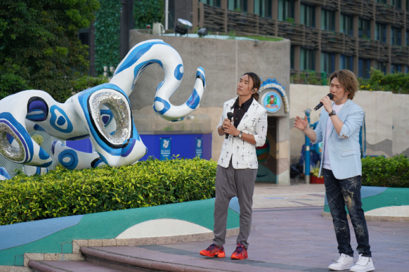 藝人海洋公園演唱經典詩歌  父親節為港發放正能量 