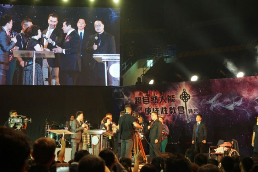 马杜纳多台湾办超自然大能特会 6,200人领医治恩膏